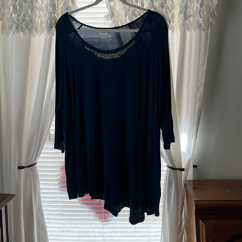 Dressy blue top with rhinestones at that line size 2X a Jacqueline Smith